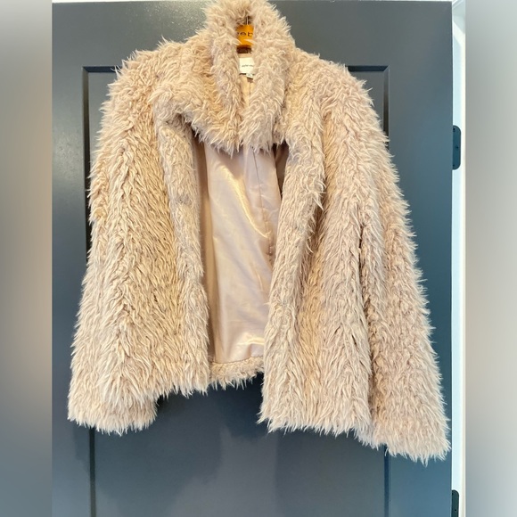 Skylar and Madison fluffy camel light tan jacket size medium. Worn once. - Picture 2 of 5